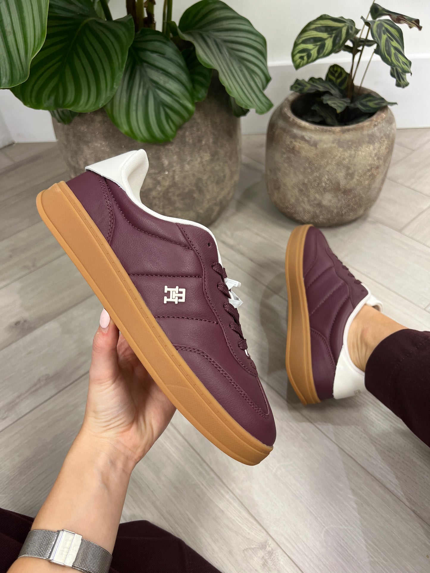 Heritage Shiny Leather Trainers - Rosewood Brown