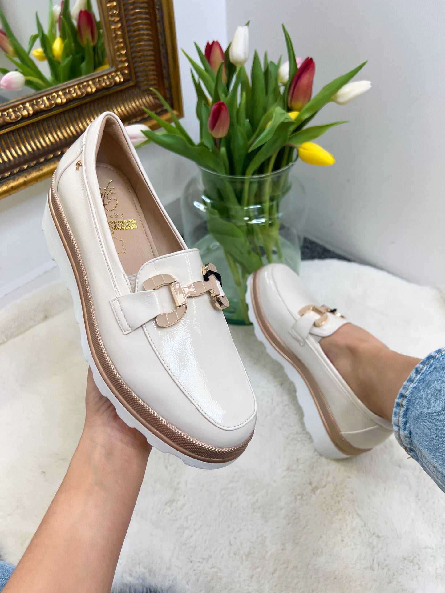 Kate Appleby Bladon - Almond Link