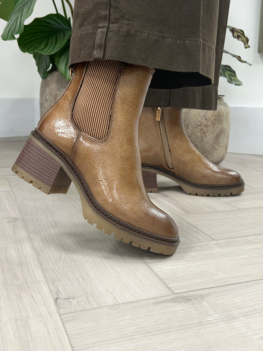 XTI 144277 Patent Ankle Boot - Beige