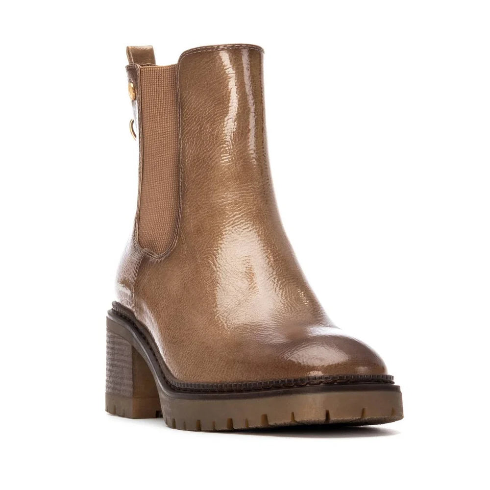 XTI 144277 Patent Ankle Boot - Beige