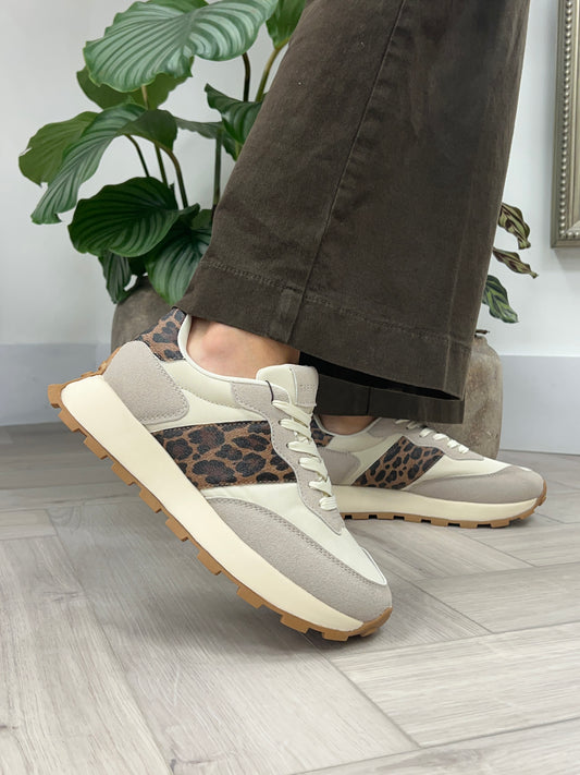 'Joelle' Sneaker ' Star White