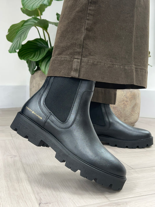 Leather Low Chelsea Boot - Black