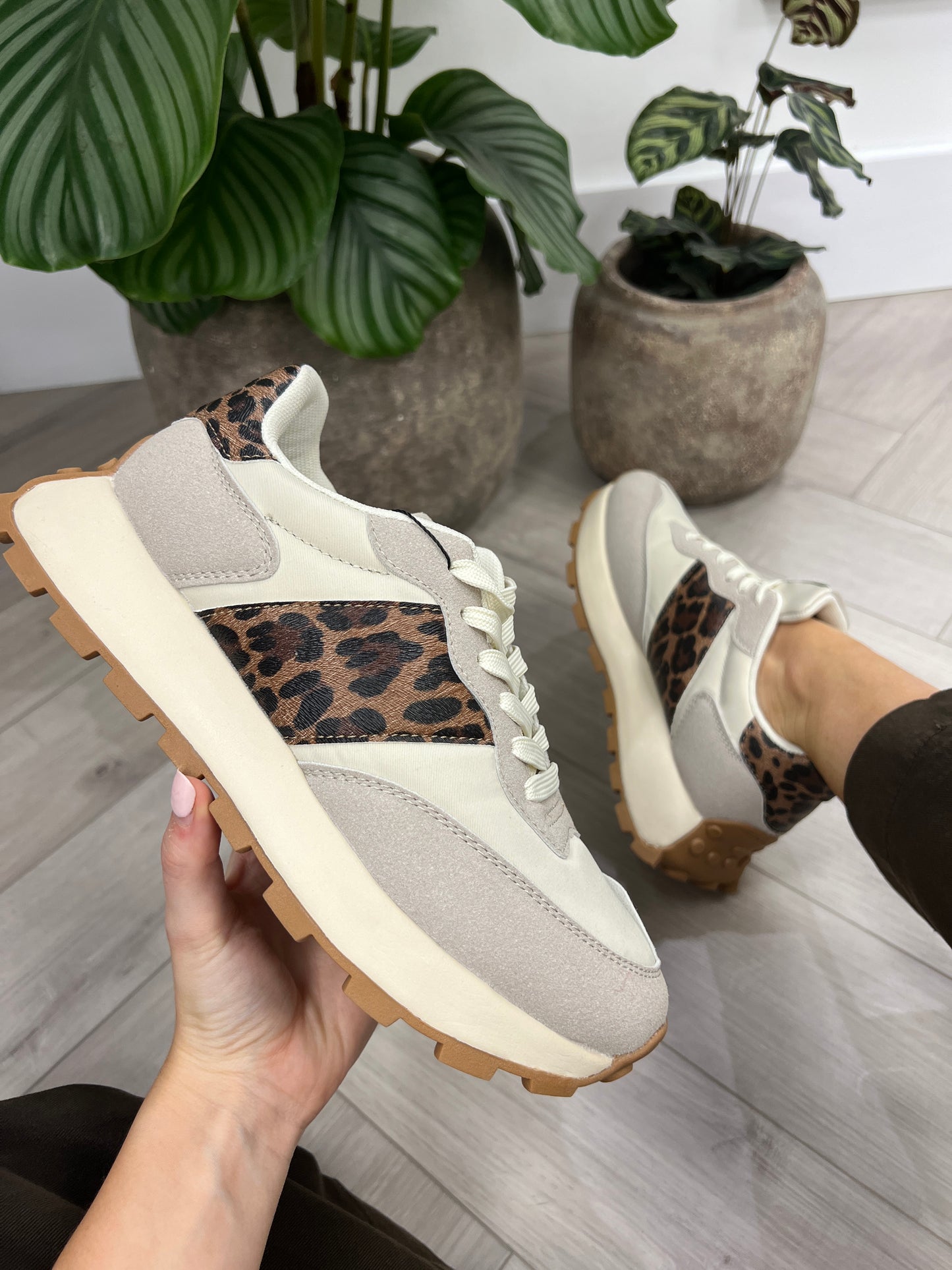'Joelle' Sneaker ' Star White