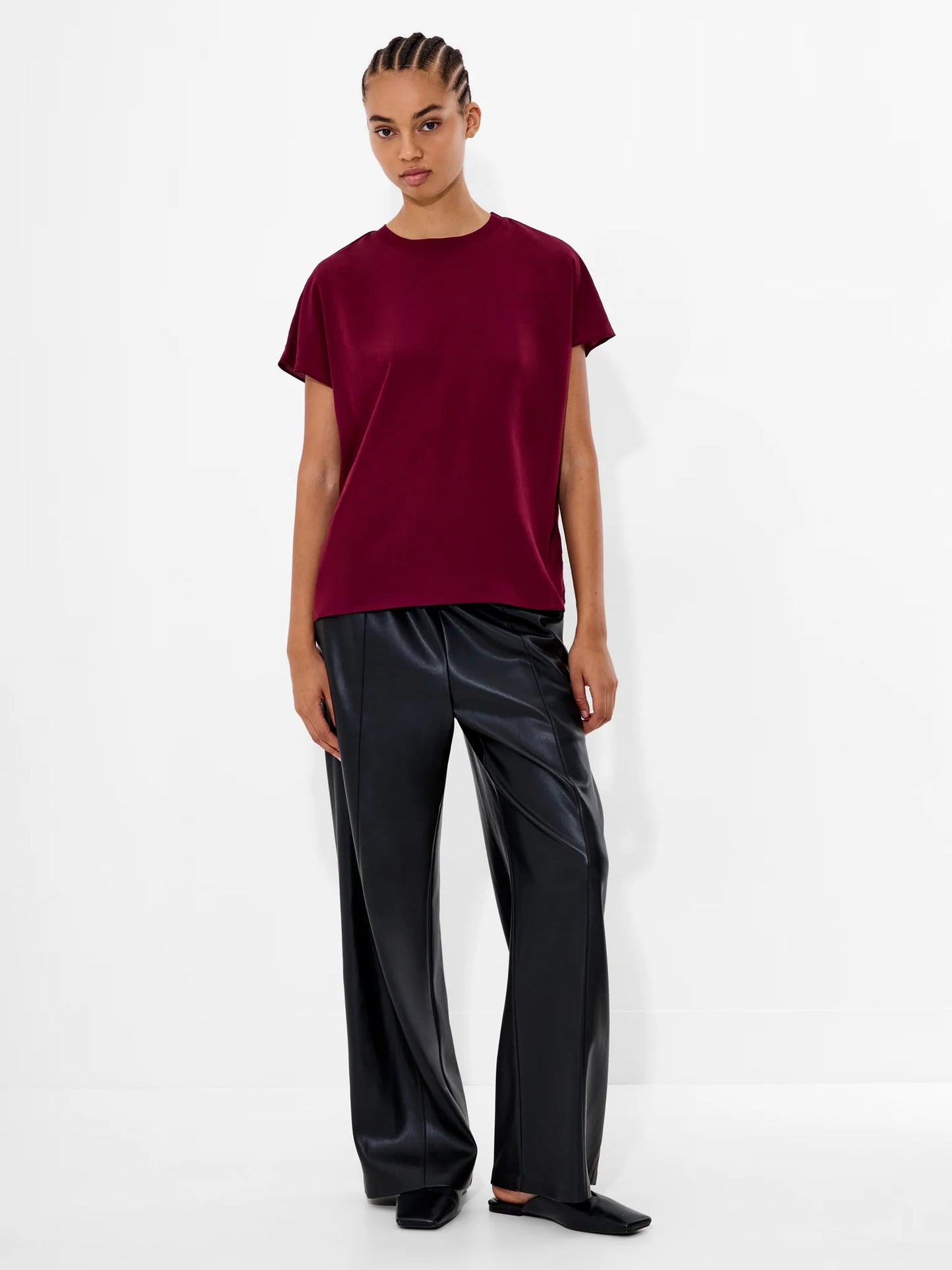 Crepe Light Crew Neck Top - Bordeaux Red
