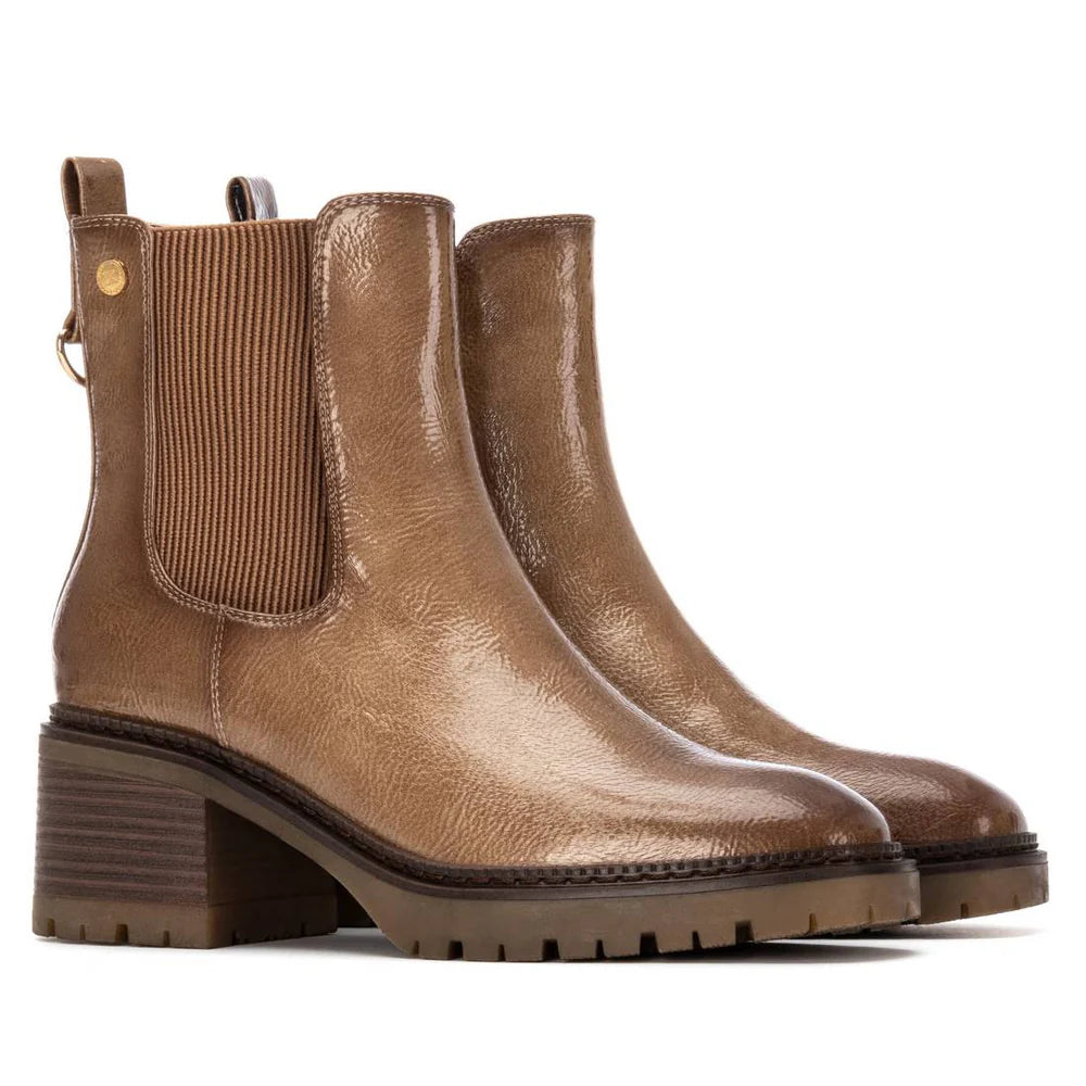 XTI 144277 Patent Ankle Boot - Beige