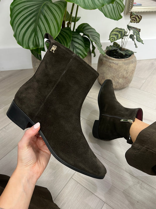 Tommy Hilfiger - Monogram Suede Ankle Cowboy Boots - Dark Coffee