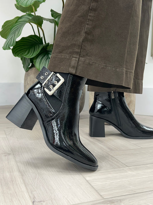 XTI 144315 Black Buckle Boot