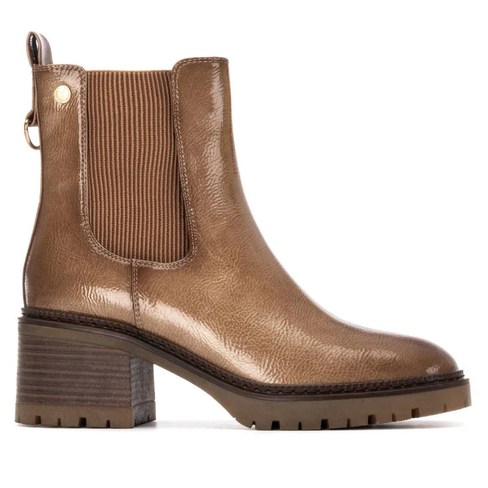 XTI 144277 Patent Ankle Boot - Beige