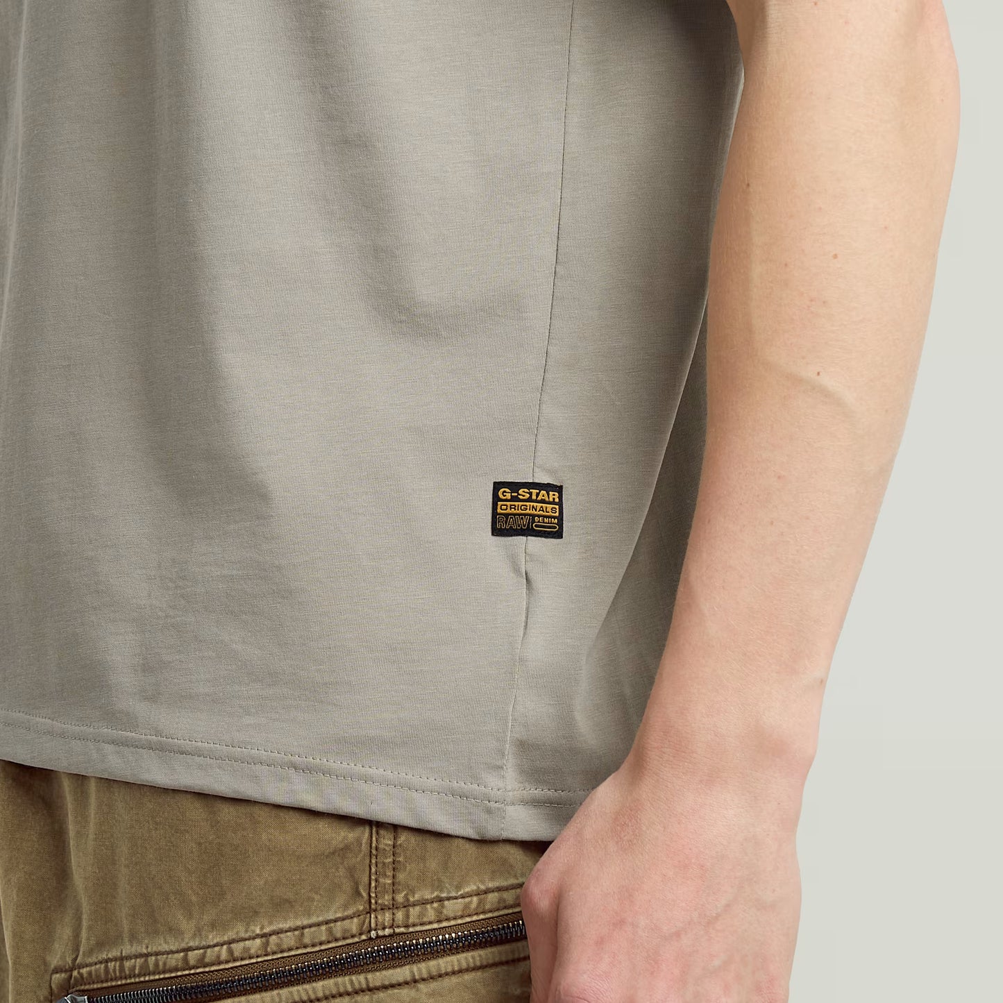 Base-S T-Shirt - Elephant Skin