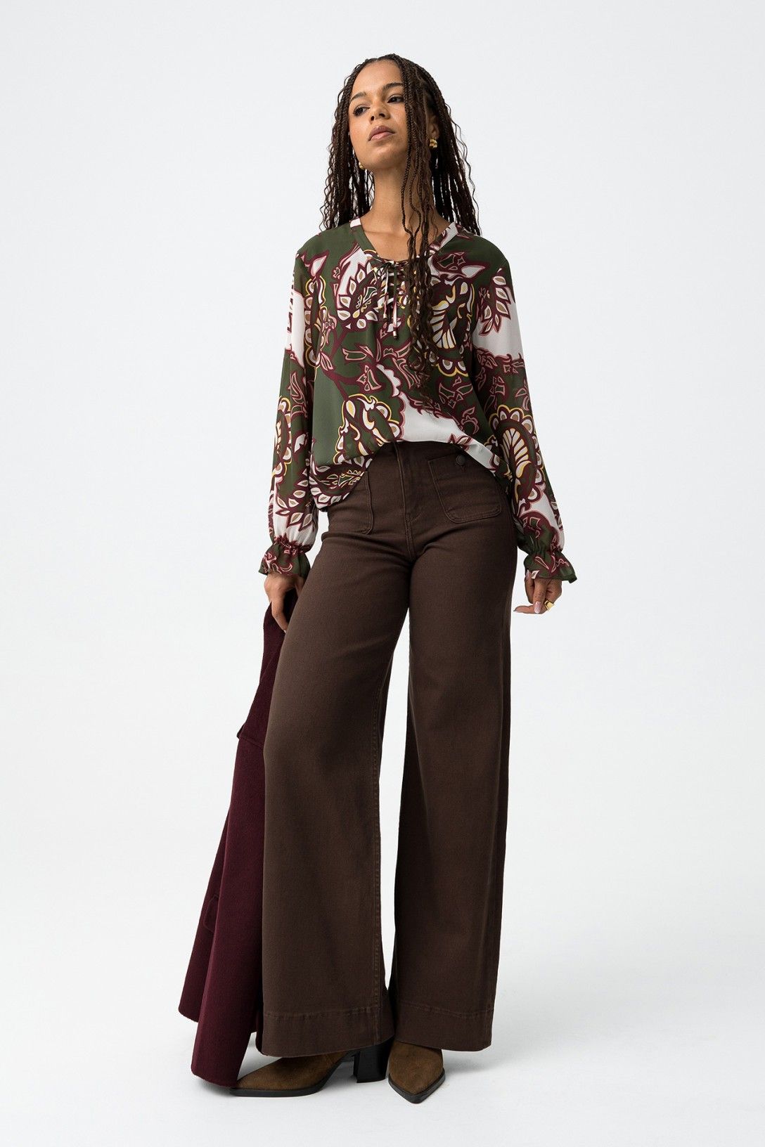 'Sarah' Straight Leg Jeans - Brown