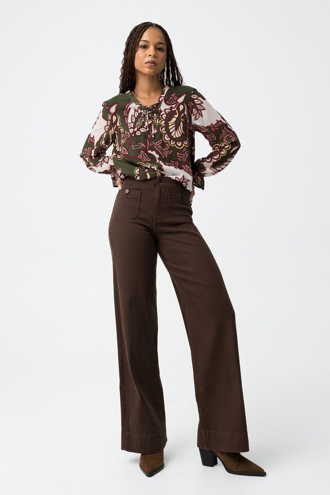 'Sarah' Straight Leg Jeans - Brown