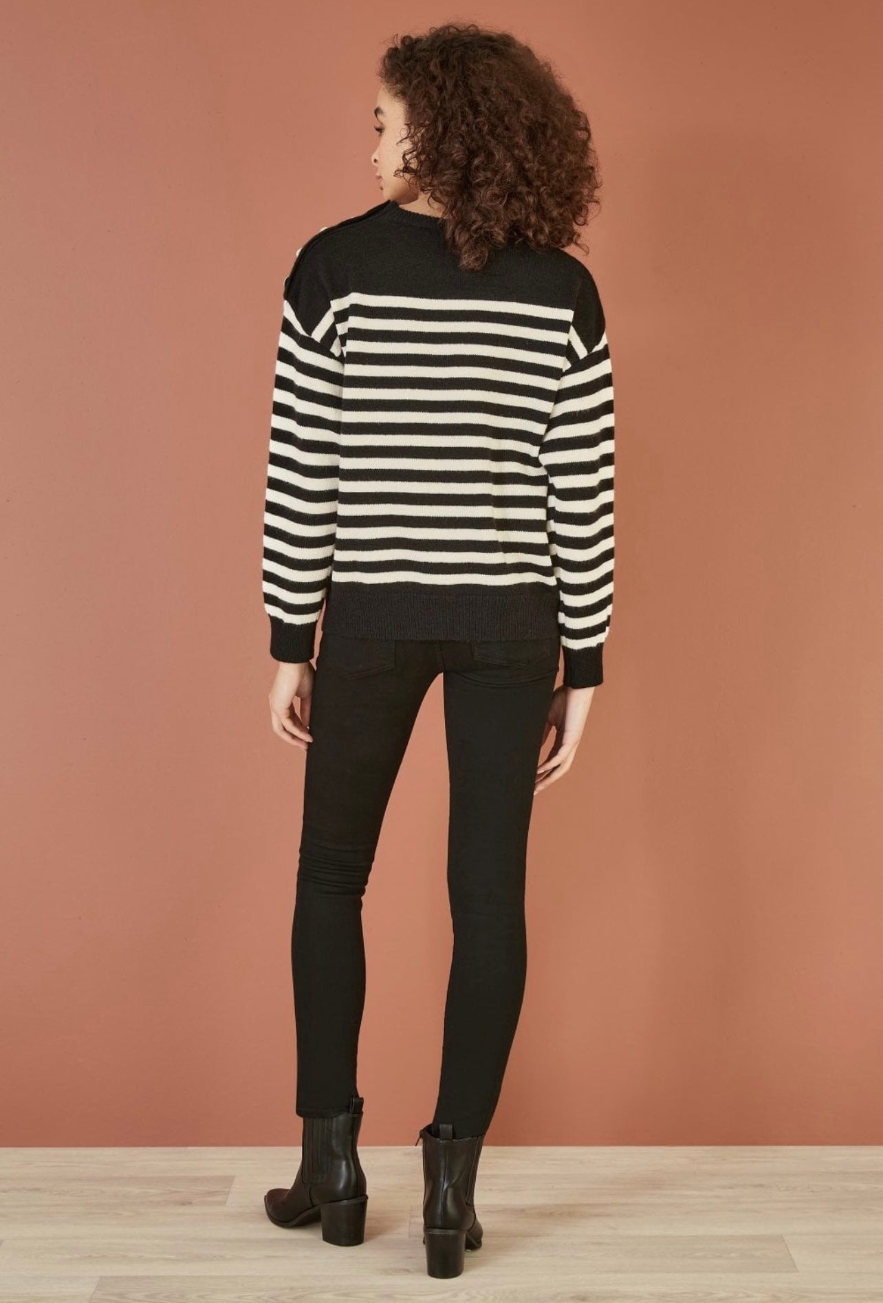 Yumi - Stripe Knitted Relaxed Jumper With Button Details - Black