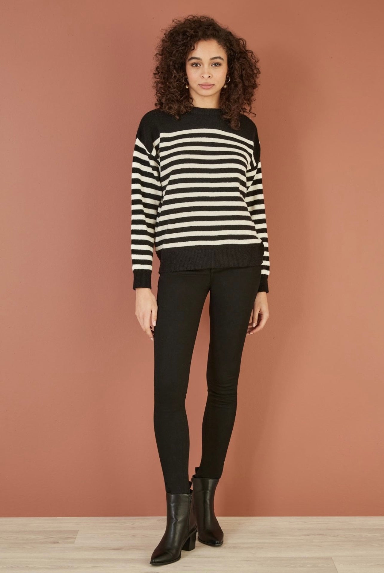 Yumi - Stripe Knitted Relaxed Jumper With Button Details - Black