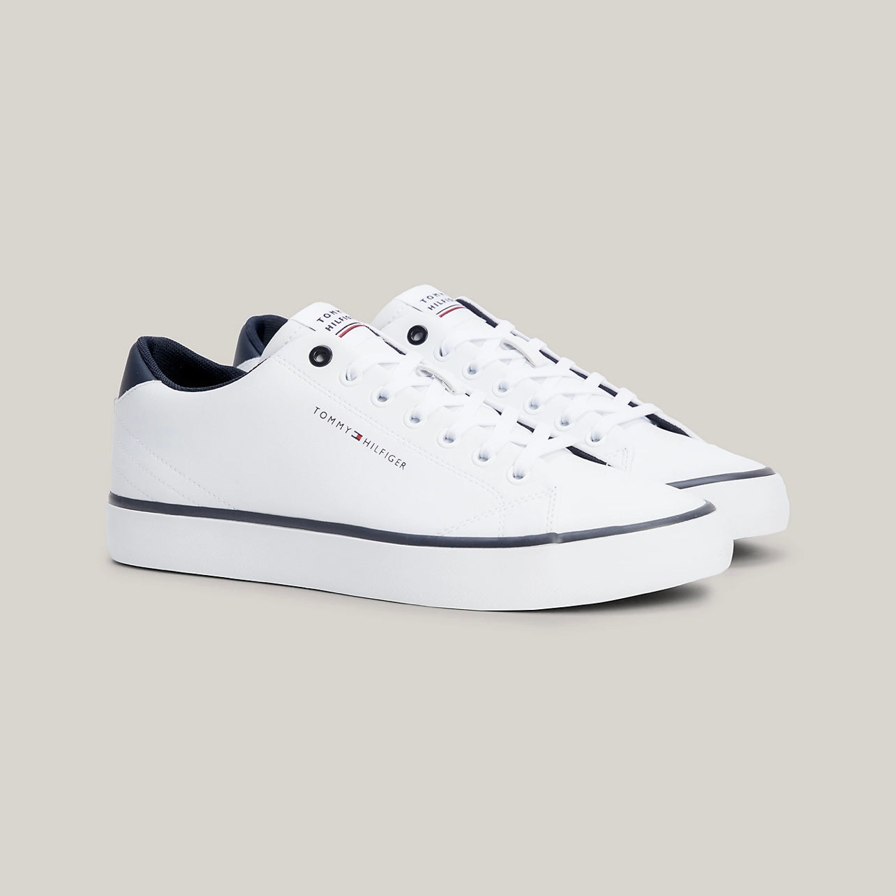 Tommy hilfiger deals logo trainers