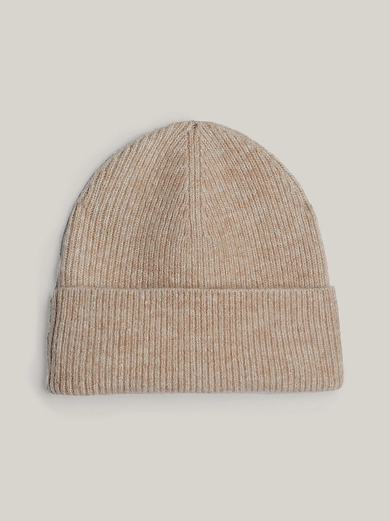 Tommy Hilfiger - Essential Flag Fuzzy Beanie - Beige