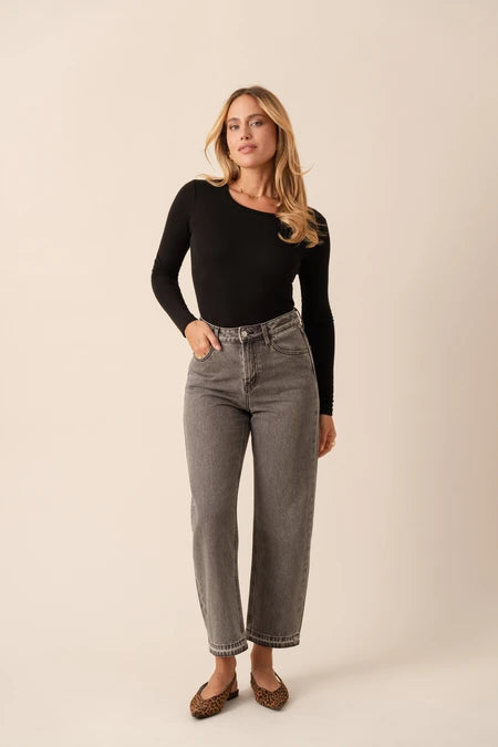 Berry Tapered Jean - Grey