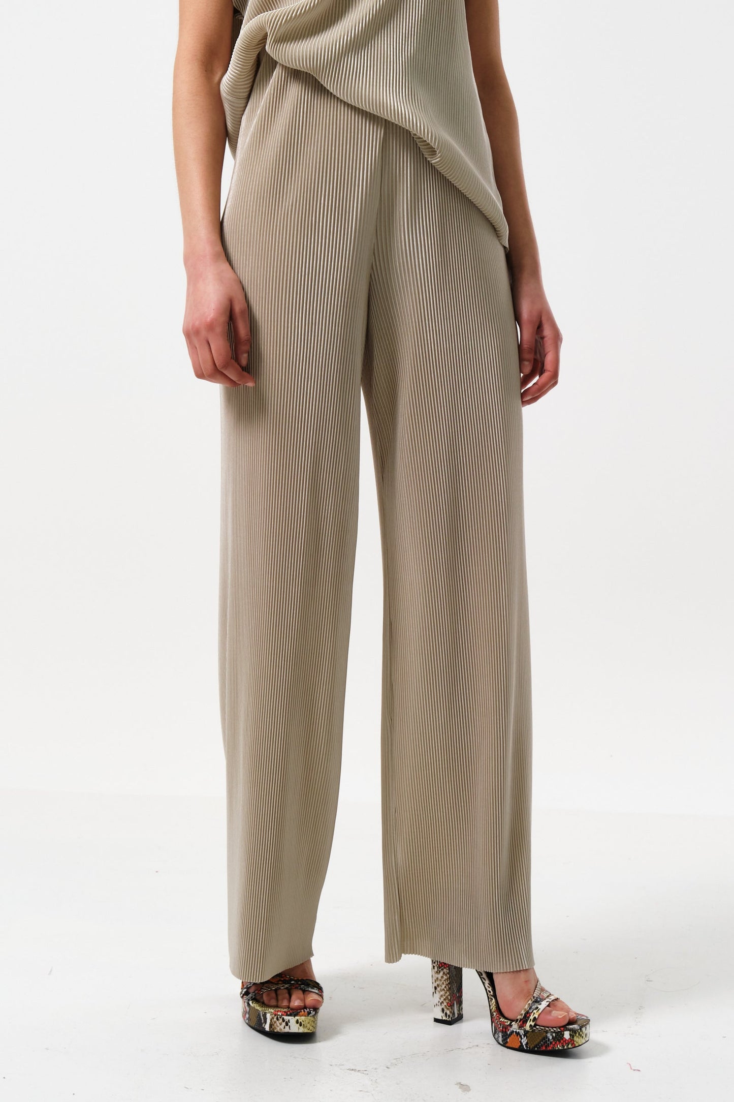 Clothide Pleated Wide Leg Trouser - Stone