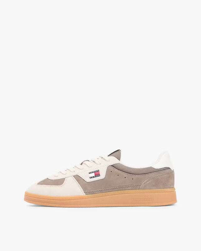 Greenwich Tonal Suede Sneaker - Newsprint