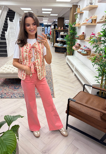 <strong>SPRING FLORALS</strong> | Shop the look