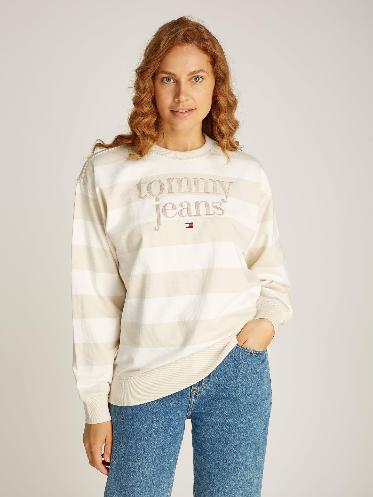 Tommy Jeans Relaxed Stripe Essential Crew Neck Sweater - Newsprint