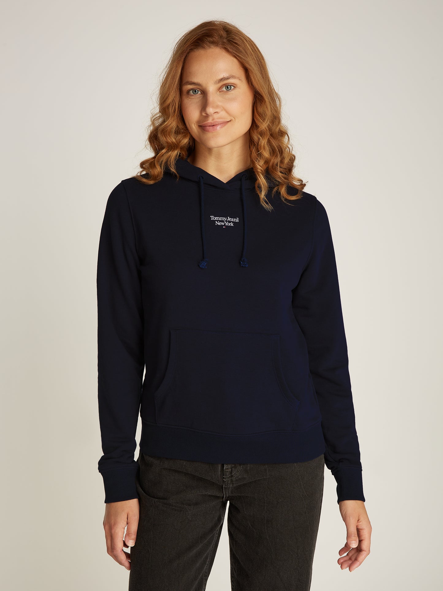 Tommy Jeans - Essential Logo Regular Hoodie - Navy