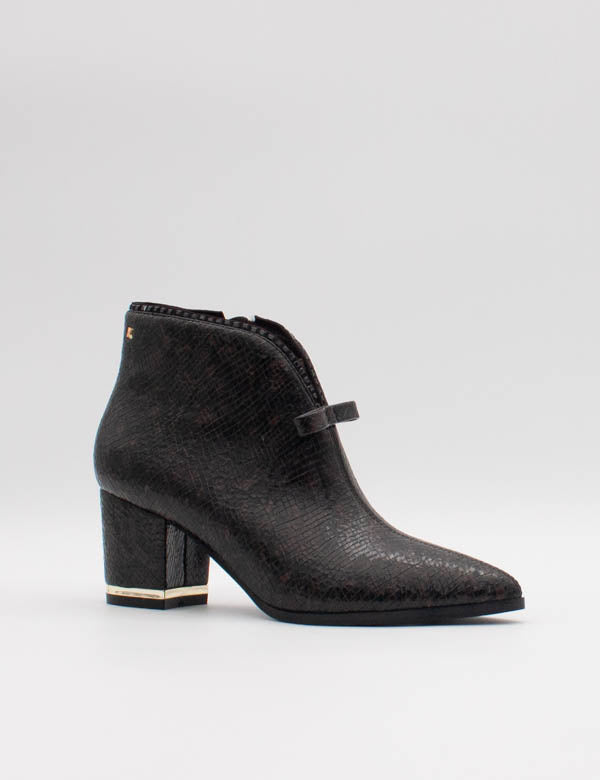 Alness Boots - Truffle Scale